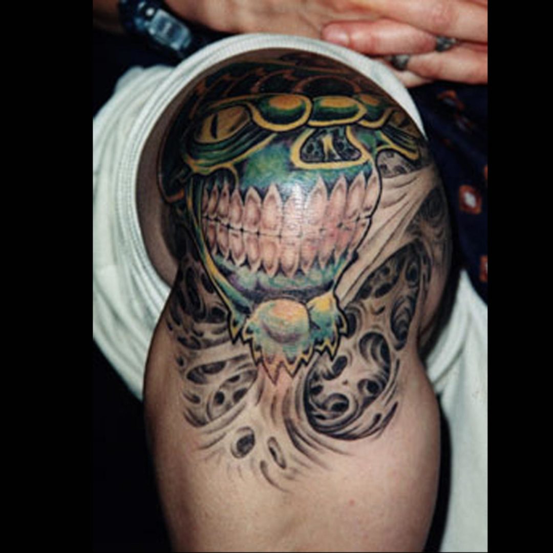 Knee-Alien