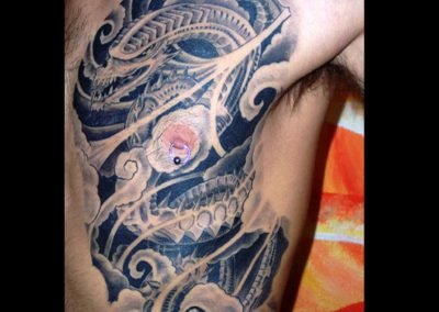 Biomechanik Drache in japanischer Sauce Tattoo