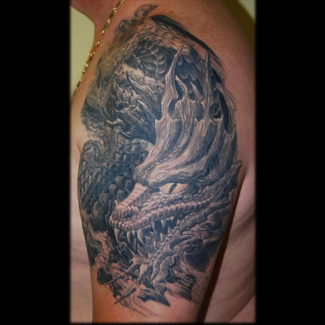 Drache Coverup Tattoo