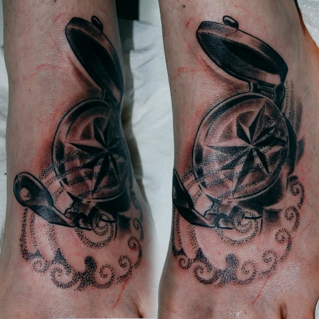 Kompass Wellen Tattoo München