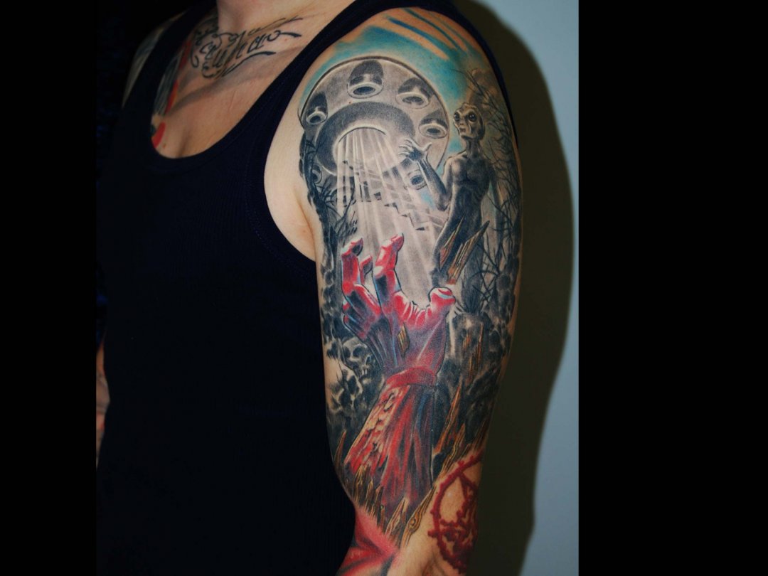 Zombie Alien Apokalypse Tattoo München