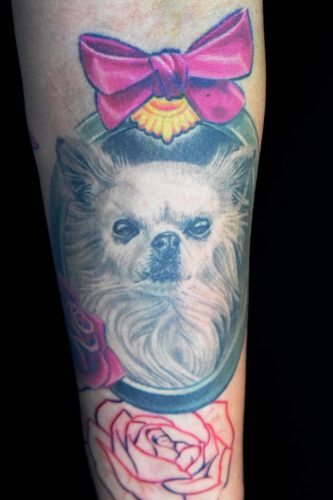 Tattoo-Raul-Shit-for-Life-Hits-for-Life-Taufkirchen-München Hund Chihuahua Rosen Schleife