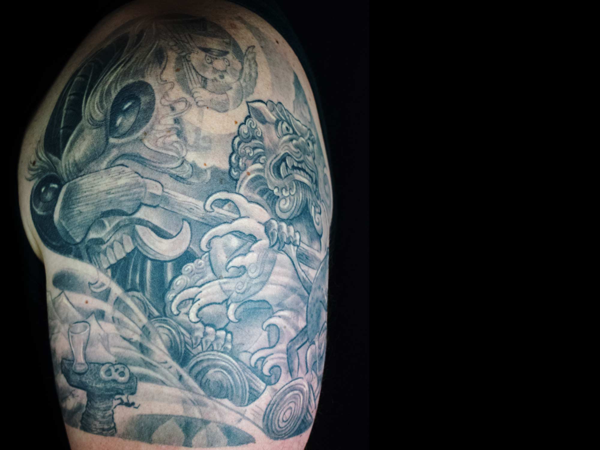 japan Oni Maske in Bayerischer Landschaft Tattoo München