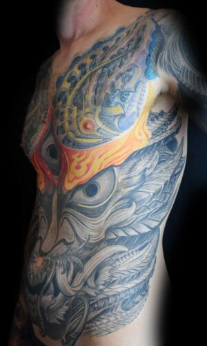 Biomechanik-Oni-Chest-Tattoo-Muenchen1