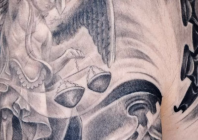 Sankt Michael Masken Zeit Uhrwerk Tattoo Video