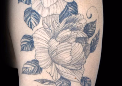 Blumen Stippling Tattoo