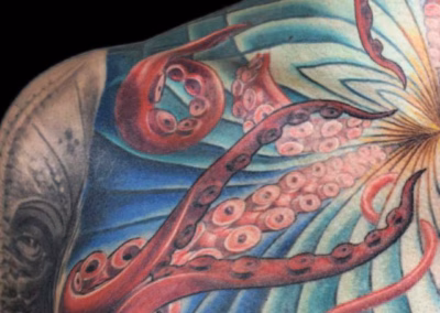 Brust Tentakel Mandala Tattoo