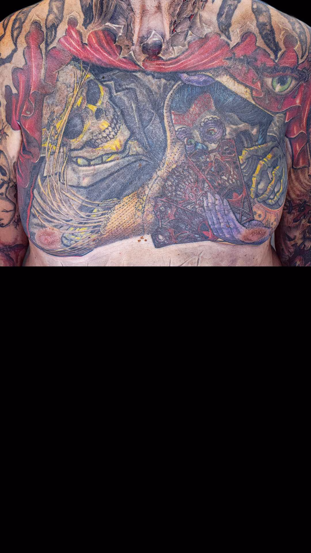 Interaktiver Vorher-Nachher-Vergleich: Anatomische Korrektur eines La Catrina Tattoos durch präzise Überlagerung neuer Strukturen, it for Life München, La Catrina Cover-up Tattoo an der Wade nach der anatomischen Korrektur durch Raul